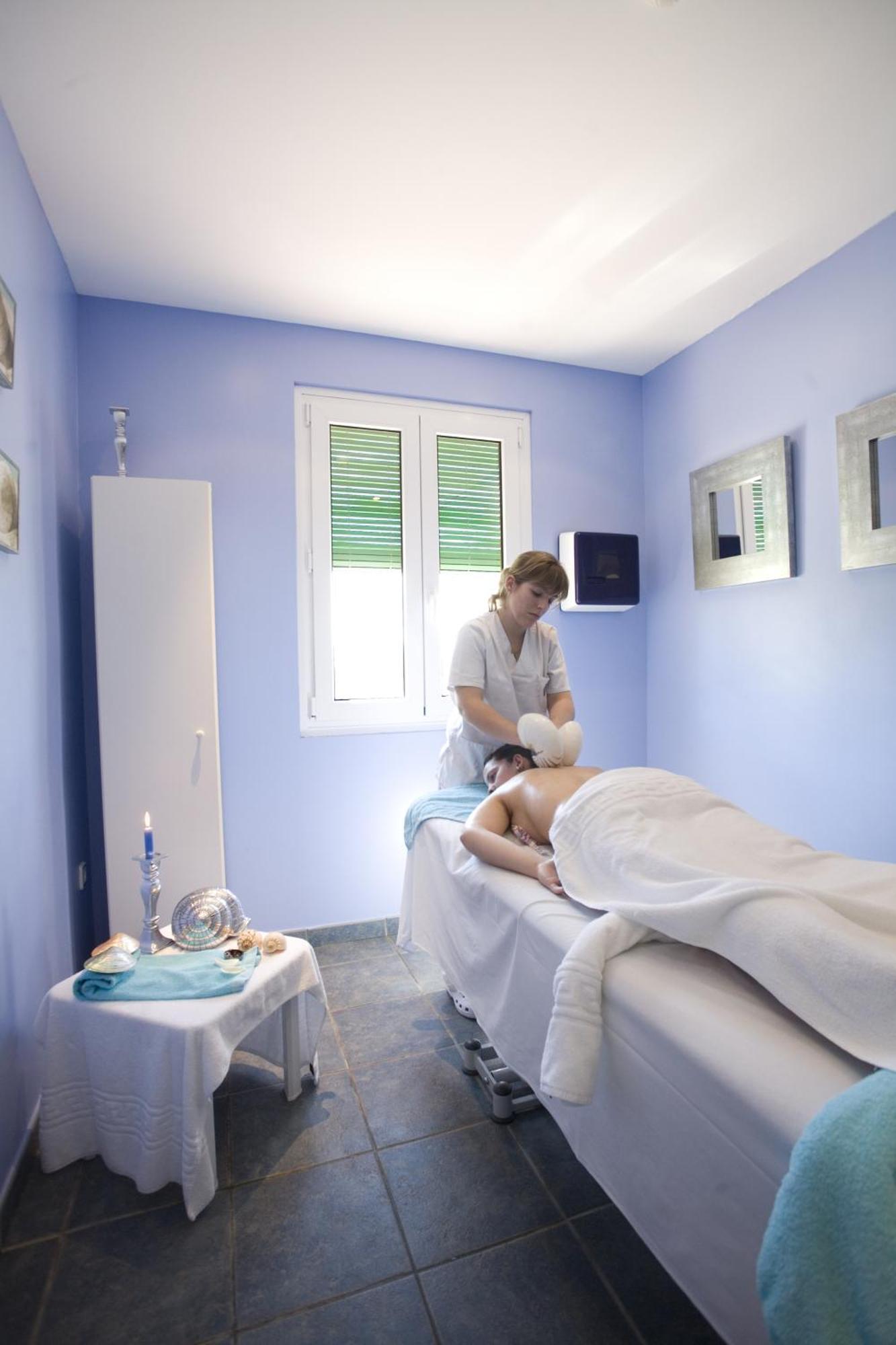 Hotel Balneario El Raposo Puebla de Sancho Pérez Εξωτερικό φωτογραφία