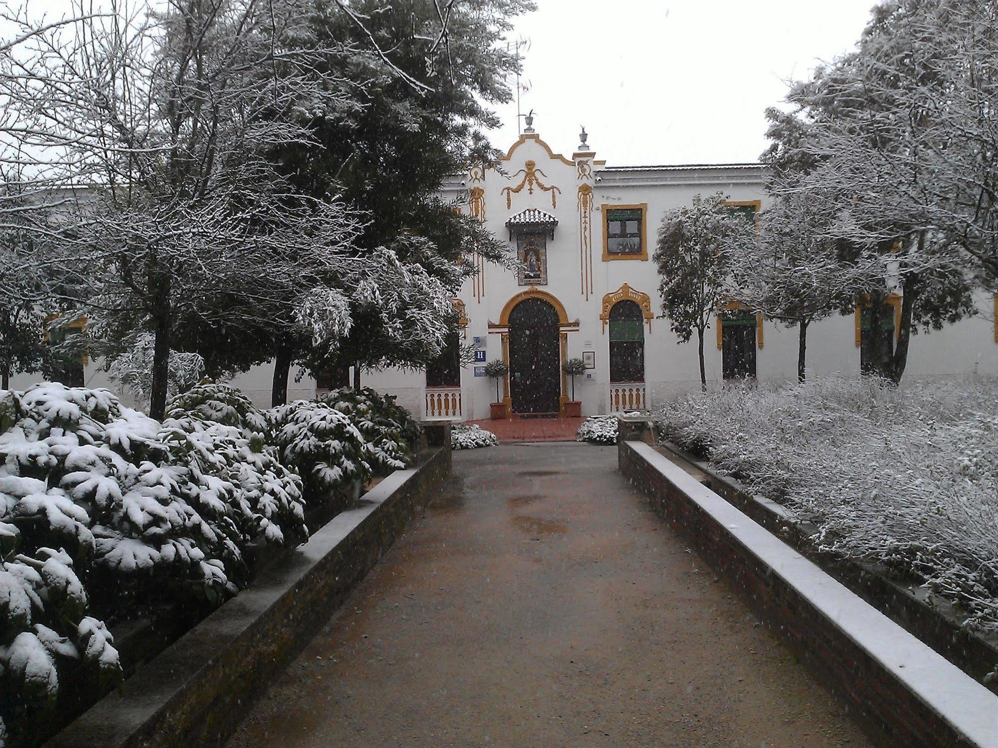 Hotel Balneario El Raposo Puebla de Sancho Pérez Εξωτερικό φωτογραφία