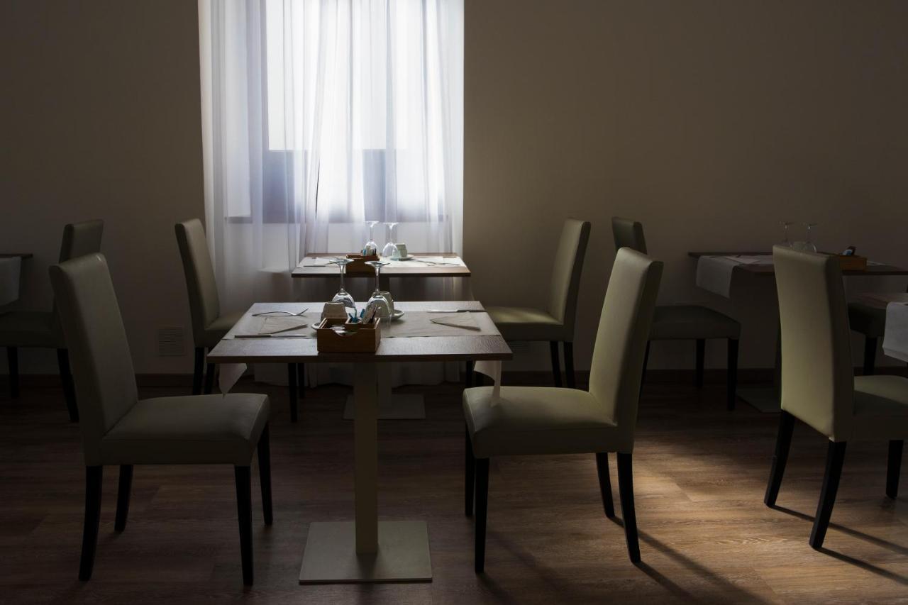 Hotel Balneario El Raposo Puebla de Sancho Pérez Εξωτερικό φωτογραφία